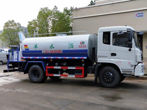 環衛灑水車圖片 環衛灑水車圖片