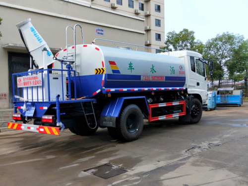 環衛灑水車圖片 環衛灑水車圖片